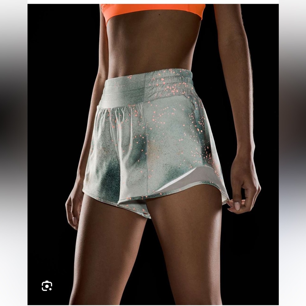 Lululemon Hotty hot reflective short